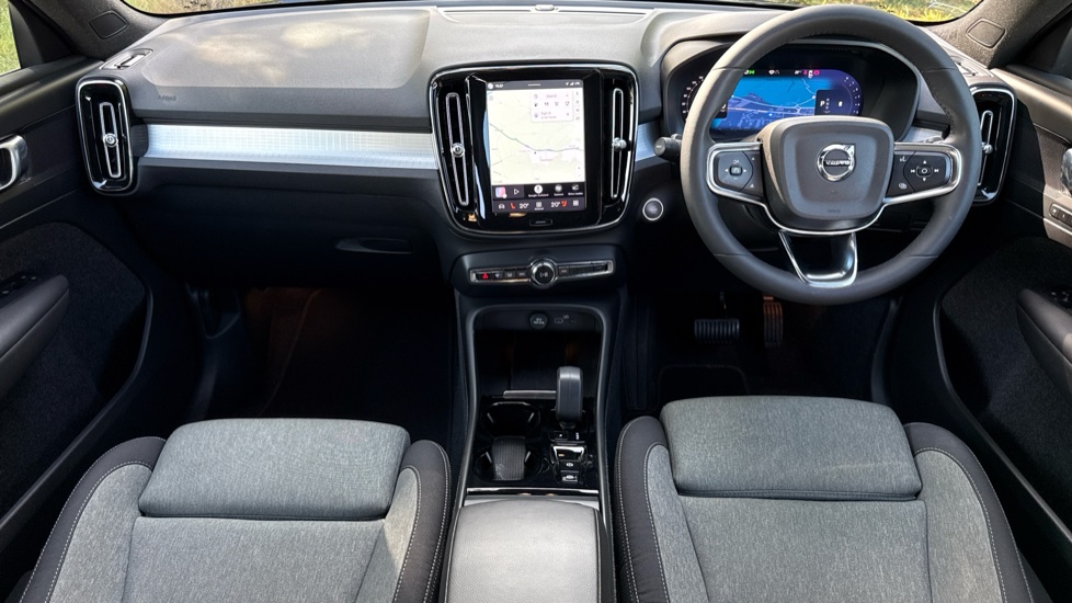 Volvo XC40 2.0 B3P Plus Dark 5dr Auto Petrol Estate - Image 5