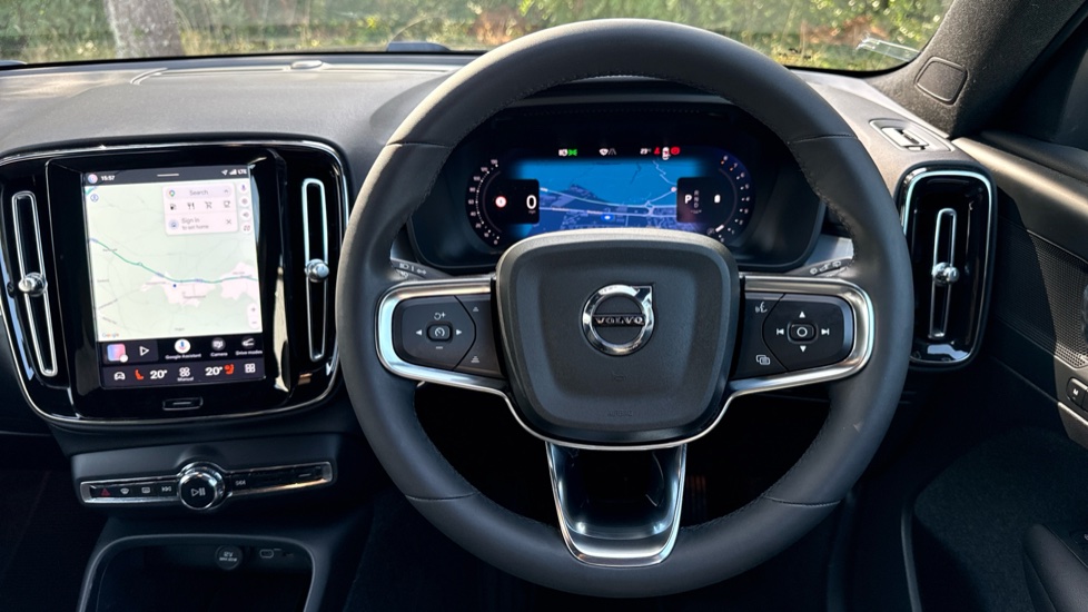 Volvo XC40 2.0 B3P Plus Dark 5dr Auto Petrol Estate - Image 10