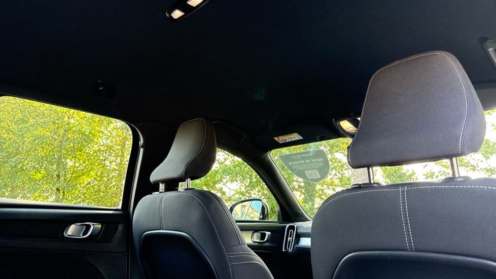 Volvo XC40 2.0 B3P Plus Dark 5dr Auto Petrol Estate - Image 30
