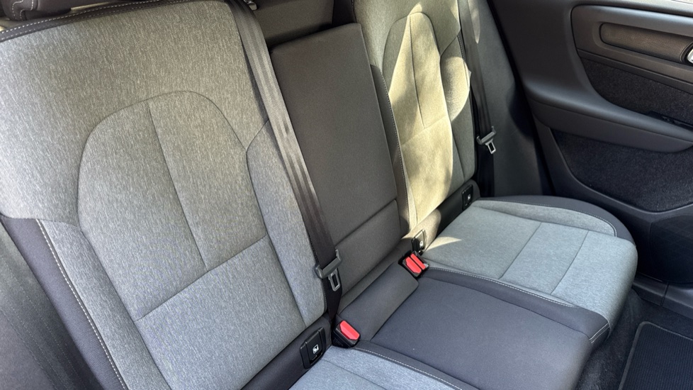 Volvo XC40 2.0 B3P Plus Dark 5dr Auto Petrol Estate - Image 32