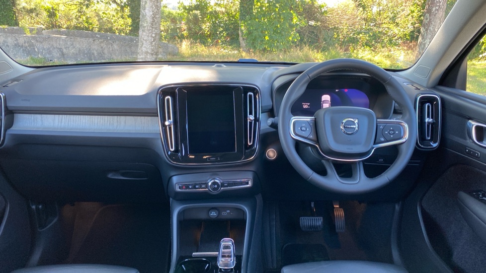 Volvo XC40 2.0 B3P Plus Dark 5dr Auto Petrol Estate - Image 5