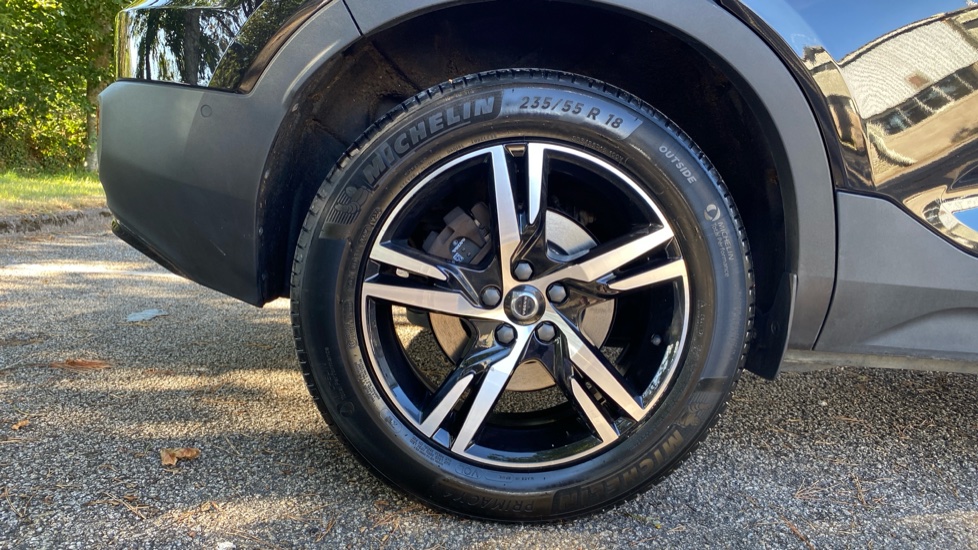 Volvo XC40 2.0 B3P Plus Dark 5dr Auto Petrol Estate - Image 9