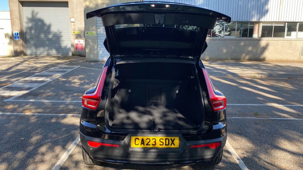 Volvo XC40 2.0 B3P Plus Dark 5dr Auto Petrol Estate - Image 13