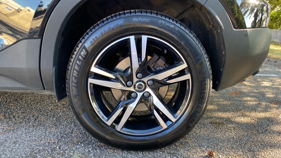 Volvo XC40 2.0 B3P Plus Dark 5dr Auto Petrol Estate - Image 37