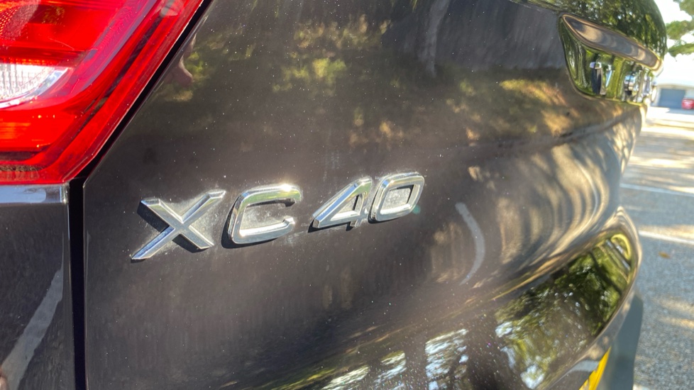 Volvo XC40 2.0 B3P Plus Dark 5dr Auto Petrol Estate - Image 40