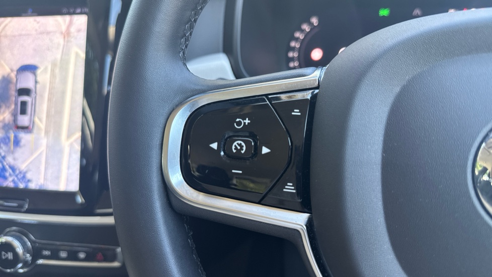 Volvo V90 2.0 B4P Plus Dark 5dr Auto Petrol Estate - Image 21