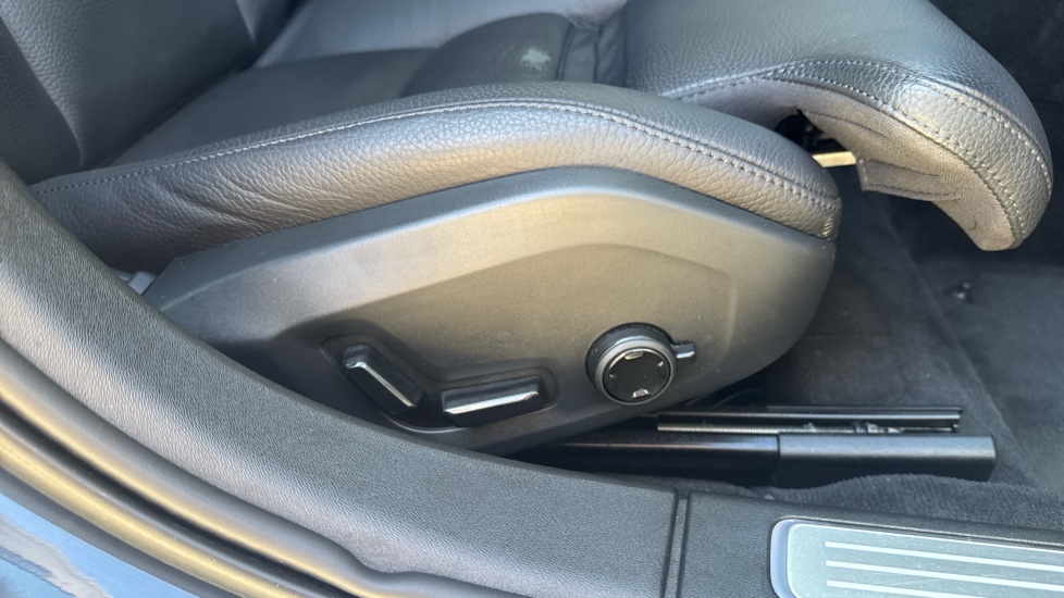 Volvo V90 2.0 B4P Plus Dark 5dr Auto Petrol Estate - Image 30