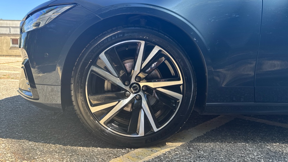Volvo V90 2.0 B4P Plus Dark 5dr Auto Petrol Estate - Image 43