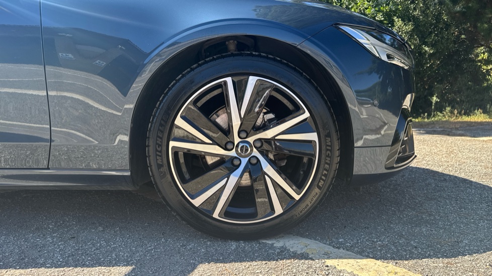 Volvo V90 2.0 B4P Plus Dark 5dr Auto Petrol Estate - Image 44