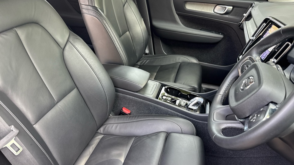 Volvo XC40 2.0 B3P Plus Dark 5dr Auto Petrol Estate - Image 44