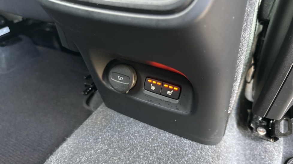 Volvo XC40 2.0 B3P Plus Dark 5dr Auto Petrol Estate - Image 45
