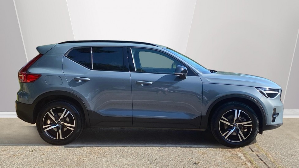 Volvo XC40 2.0 B3P Plus Dark 5dr Auto Petrol Estate - Image 3