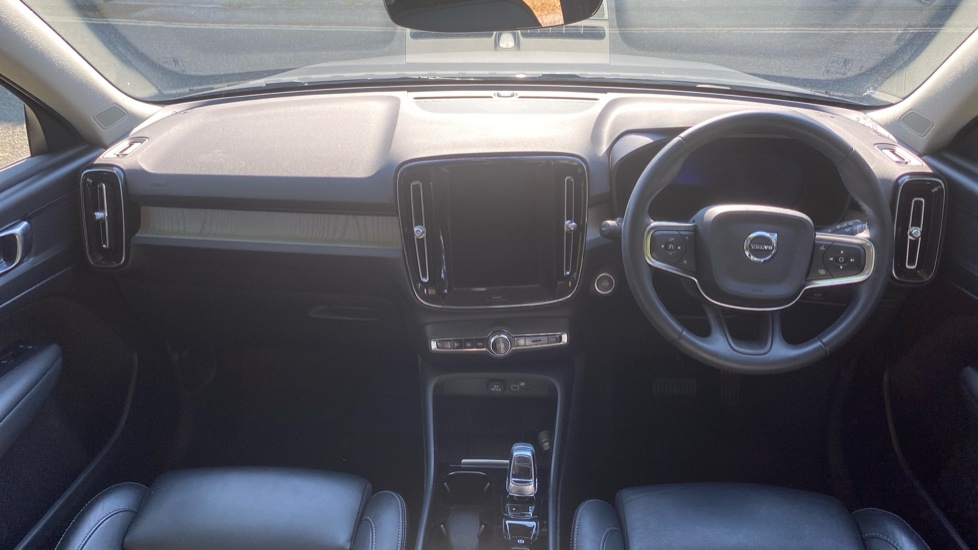 Volvo XC40 2.0 B3P Plus Dark 5dr Auto Petrol Estate - Image 5