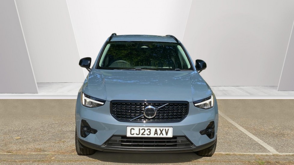 Volvo XC40 2.0 B3P Plus Dark 5dr Auto Petrol Estate - Image 8