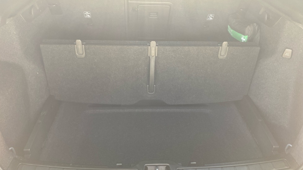 Volvo XC40 2.0 B3P Plus Dark 5dr Auto Petrol Estate - Image 34
