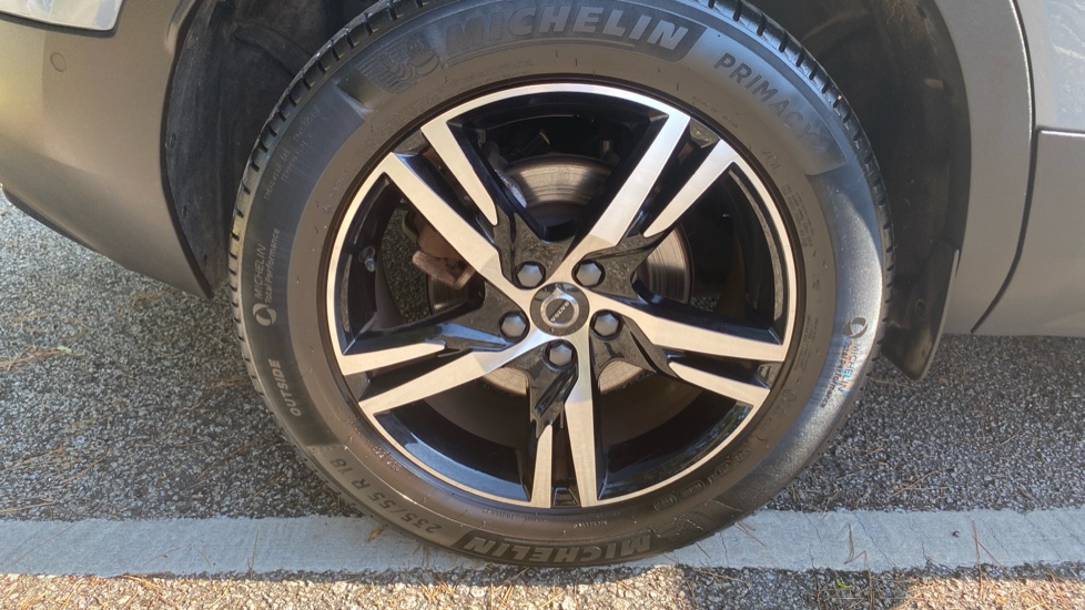 Volvo XC40 2.0 B3P Plus Dark 5dr Auto Petrol Estate - Image 35