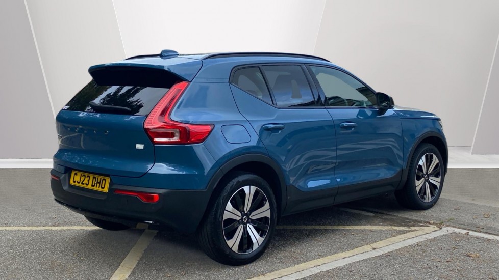 Volvo XC40 1.5 T5 Recharge PHEV Ultimate Dark 5dr Auto Estate - Image 2