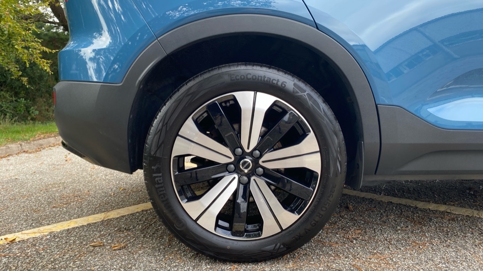 Volvo XC40 1.5 T5 Recharge PHEV Ultimate Dark 5dr Auto Estate - Image 9