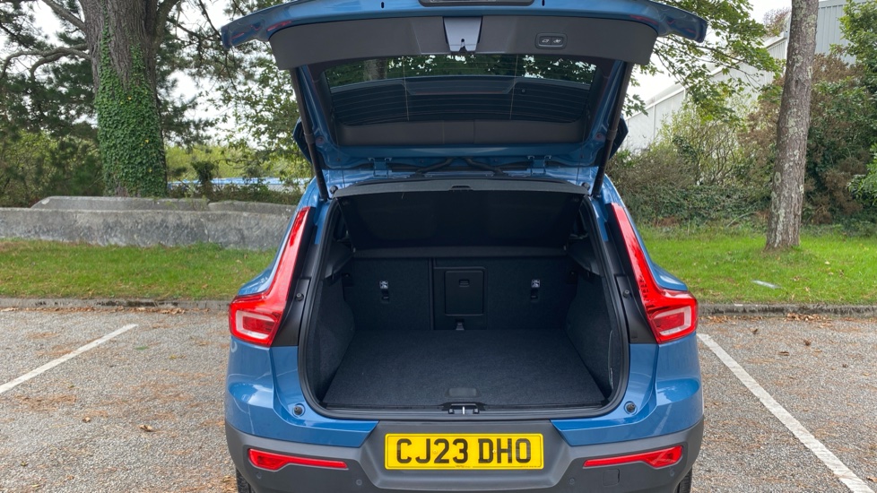 Volvo XC40 1.5 T5 Recharge PHEV Ultimate Dark 5dr Auto Estate - Image 13