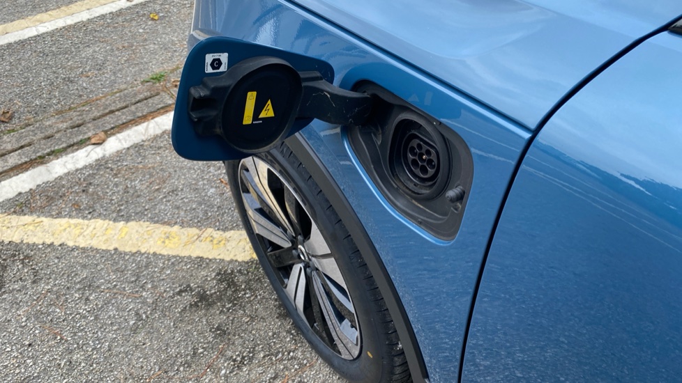 Volvo XC40 1.5 T5 Recharge PHEV Ultimate Dark 5dr Auto Estate - Image 15