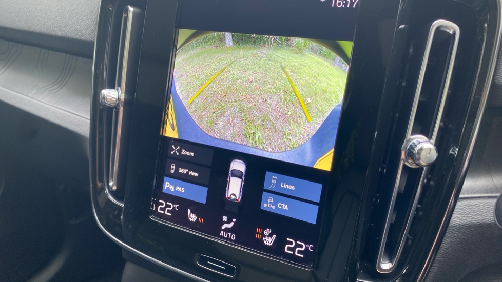 Volvo XC40 1.5 T5 Recharge PHEV Ultimate Dark 5dr Auto Estate - Image 18