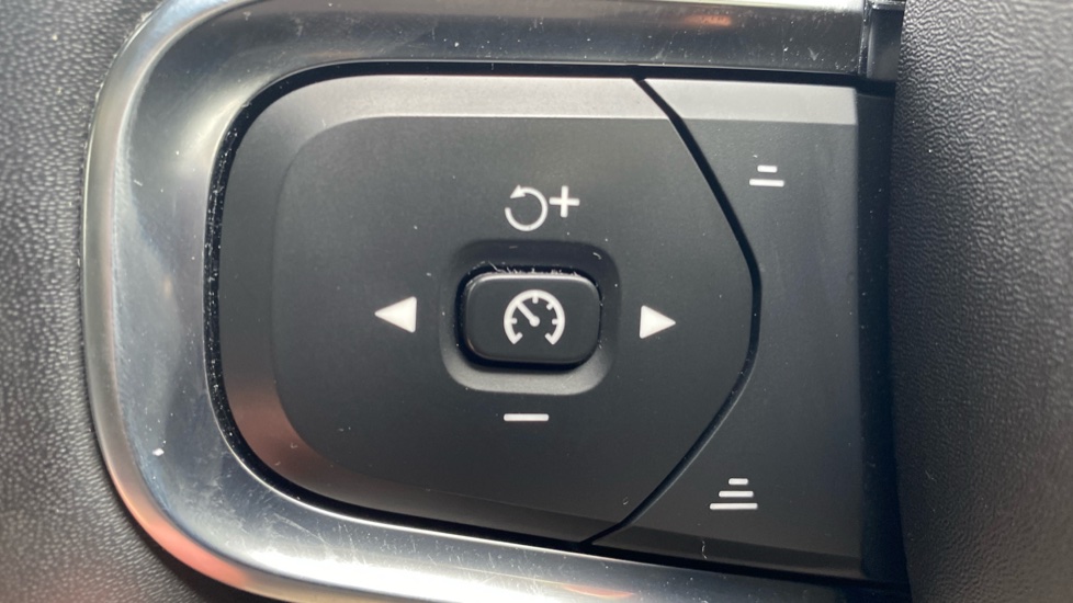 Volvo XC40 1.5 T5 Recharge PHEV Ultimate Dark 5dr Auto Estate - Image 20