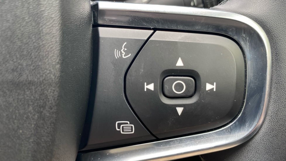 Volvo XC40 1.5 T5 Recharge PHEV Ultimate Dark 5dr Auto Estate - Image 21