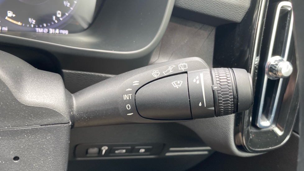 Volvo XC40 1.5 T5 Recharge PHEV Ultimate Dark 5dr Auto Estate - Image 22
