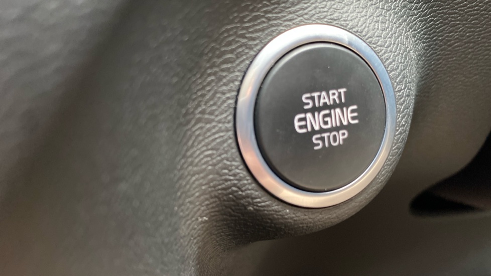 Volvo XC40 1.5 T5 Recharge PHEV Ultimate Dark 5dr Auto Estate - Image 26