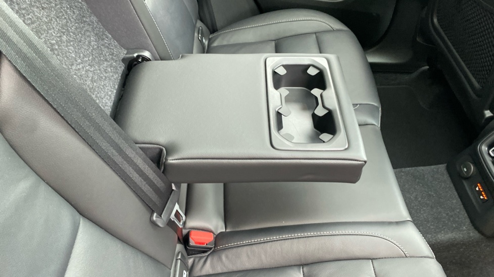 Volvo XC40 1.5 T5 Recharge PHEV Ultimate Dark 5dr Auto Estate - Image 33