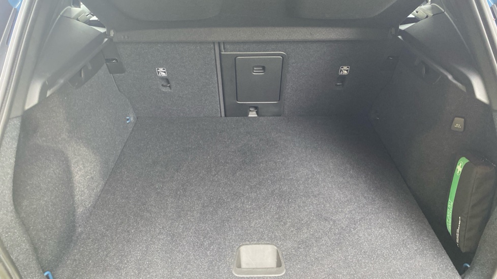 Volvo XC40 1.5 T5 Recharge PHEV Ultimate Dark 5dr Auto Estate - Image 36