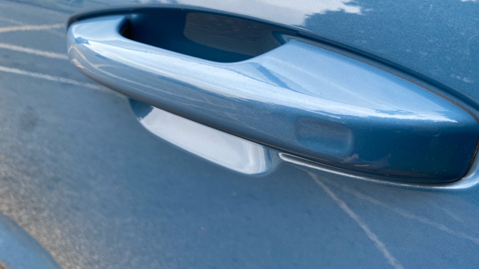 Volvo XC40 1.5 T5 Recharge PHEV Ultimate Dark 5dr Auto Estate - Image 37