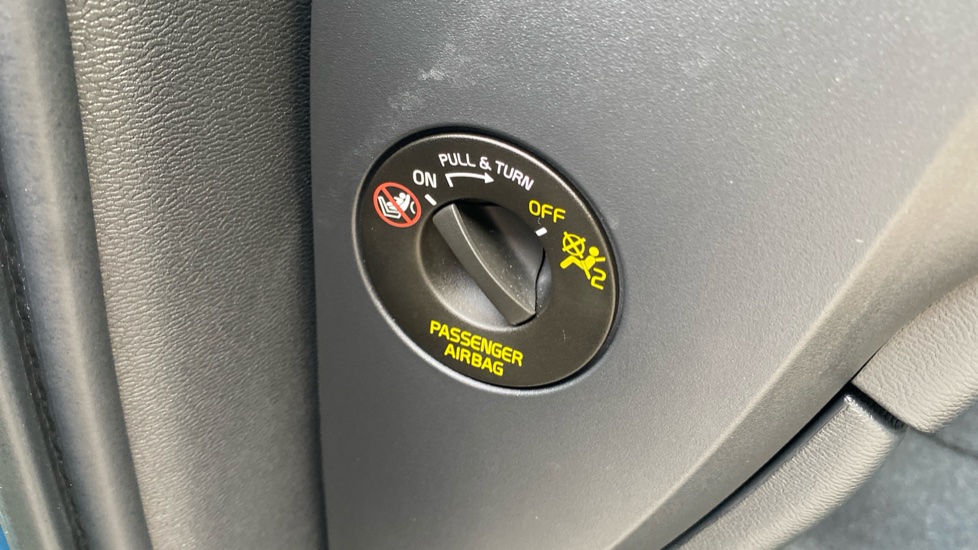 Volvo XC40 1.5 T5 Recharge PHEV Ultimate Dark 5dr Auto Estate - Image 44
