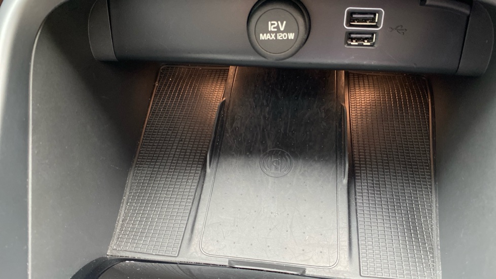 Volvo XC40 1.5 T5 Recharge PHEV Ultimate Dark 5dr Auto Estate - Image 50