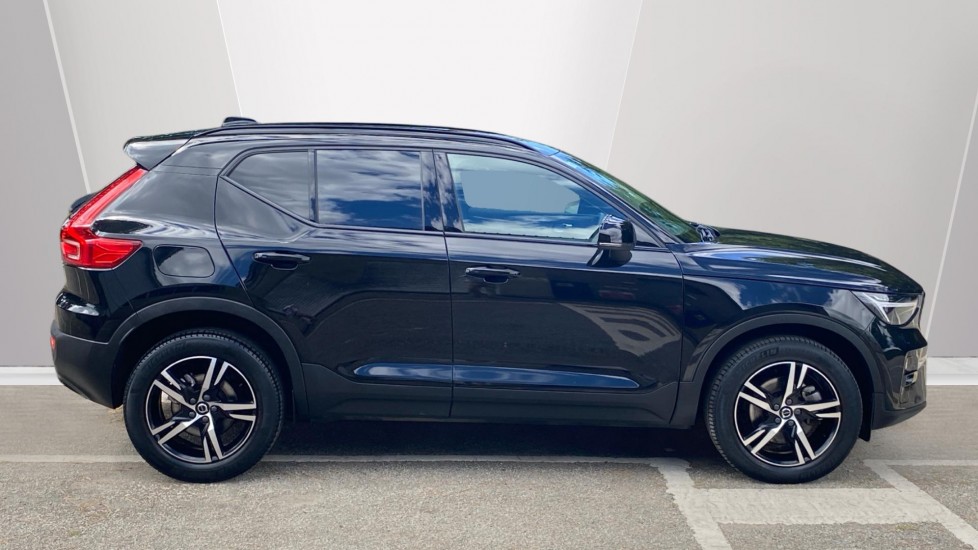 Volvo XC40 2.0 B3P Plus Dark 5dr Auto Petrol Estate - Image 3