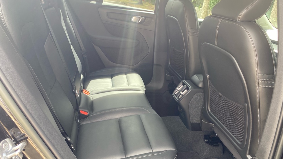 Volvo XC40 2.0 B3P Plus Dark 5dr Auto Petrol Estate - Image 6