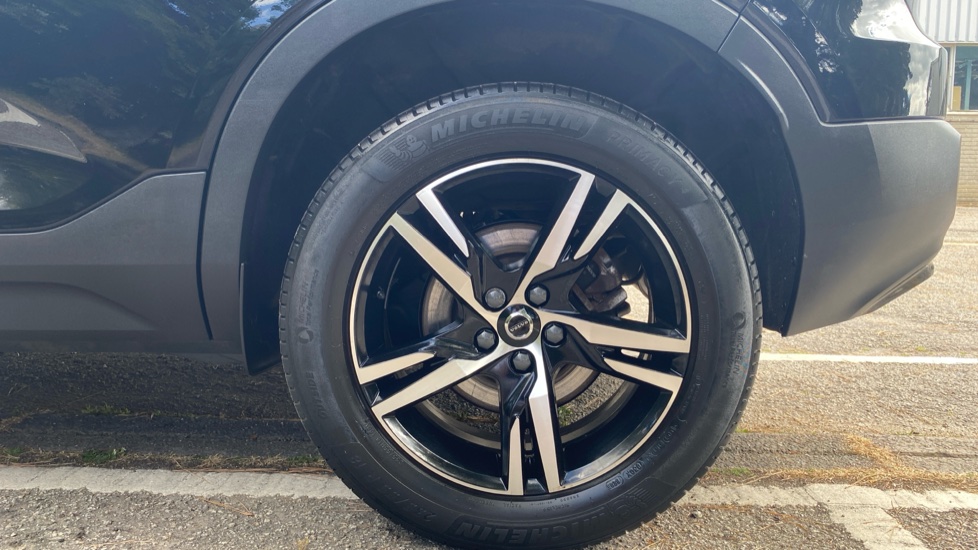 Volvo XC40 2.0 B3P Plus Dark 5dr Auto Petrol Estate - Image 9