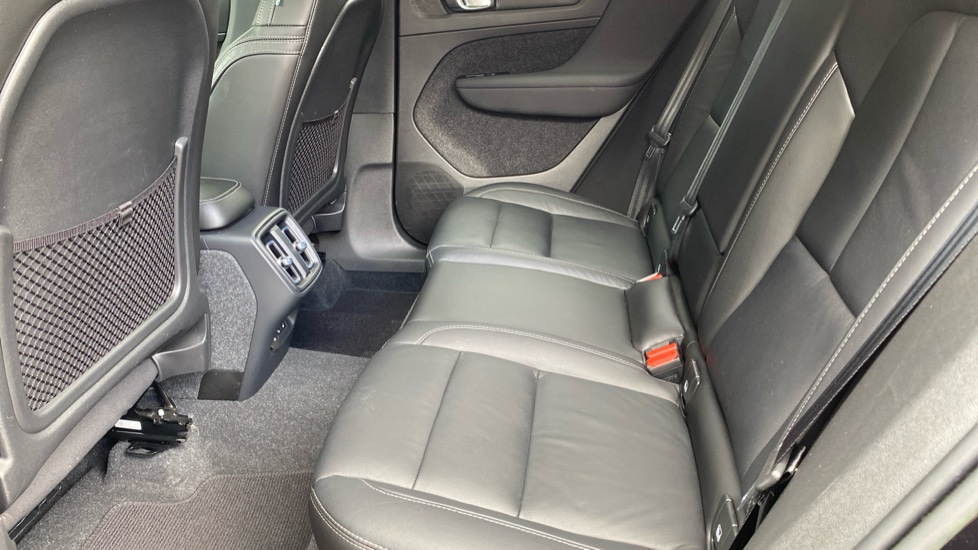 Volvo XC40 2.0 B3P Plus Dark 5dr Auto Petrol Estate - Image 33
