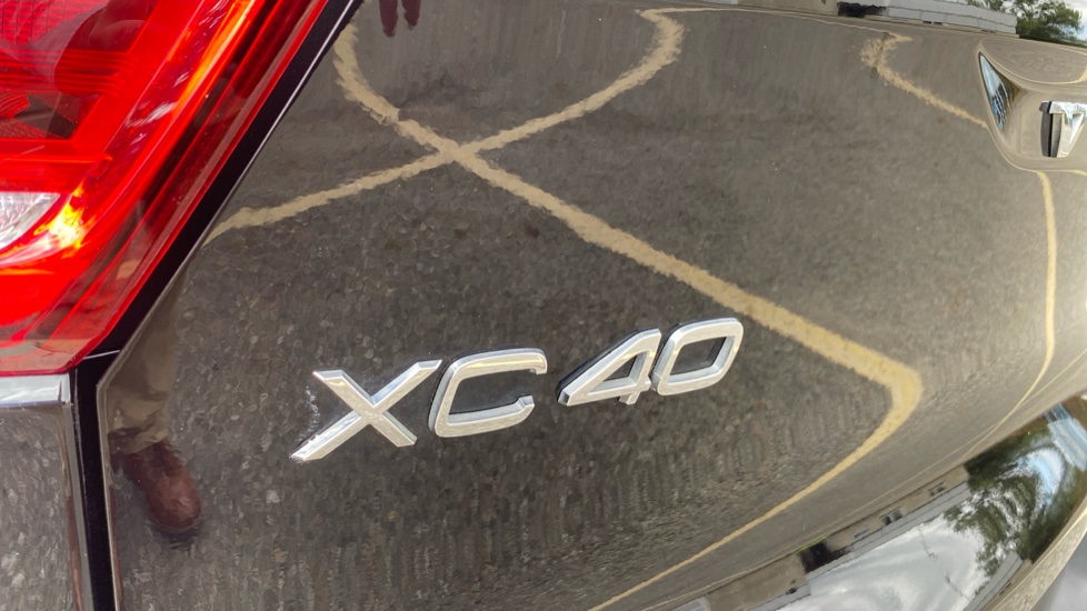 Volvo XC40 2.0 B3P Plus Dark 5dr Auto Petrol Estate - Image 40