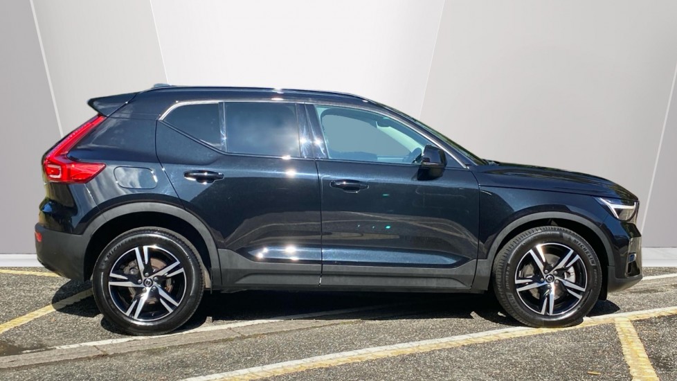 Volvo XC40 2.0 B3P Plus Dark 5dr Auto Petrol Estate - Image 3