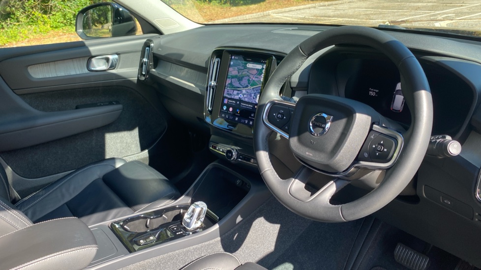 Volvo XC40 2.0 B3P Plus Dark 5dr Auto Petrol Estate - Image 4