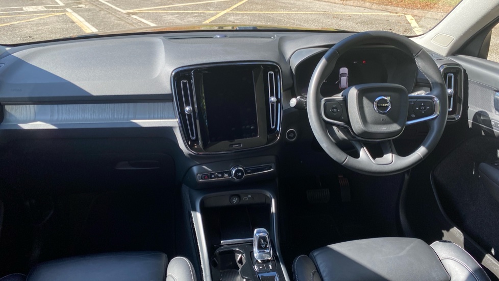 Volvo XC40 2.0 B3P Plus Dark 5dr Auto Petrol Estate - Image 5