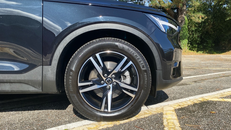 Volvo XC40 2.0 B3P Plus Dark 5dr Auto Petrol Estate - Image 9