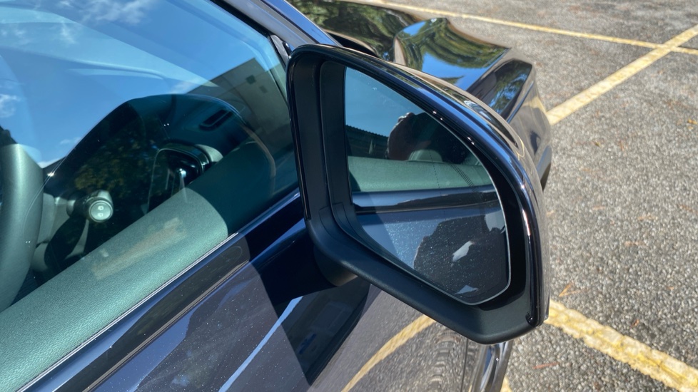 Volvo XC40 2.0 B3P Plus Dark 5dr Auto Petrol Estate - Image 32