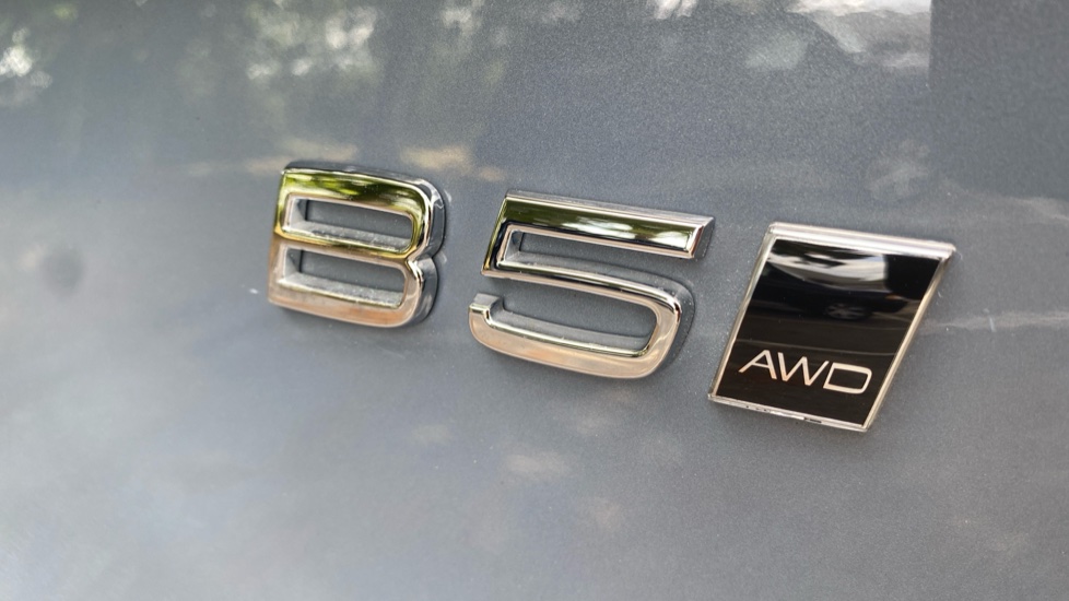 Volvo XC90 2.0 B5D [235] Plus Dark 5dr AWD Geartronic Diesel Estate - Image 40