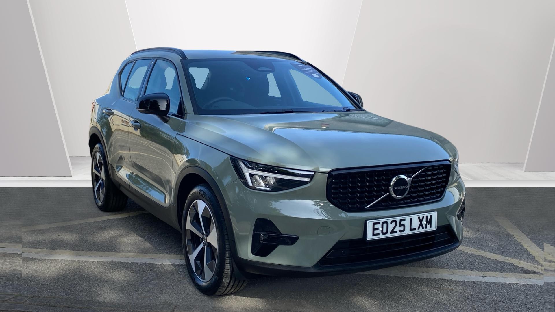 Volvo XC40 listing photo