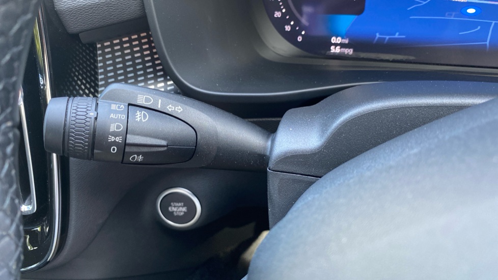 Volvo XC40 2.0 B4P Plus Dark 5dr Auto Petrol Estate - Image 20