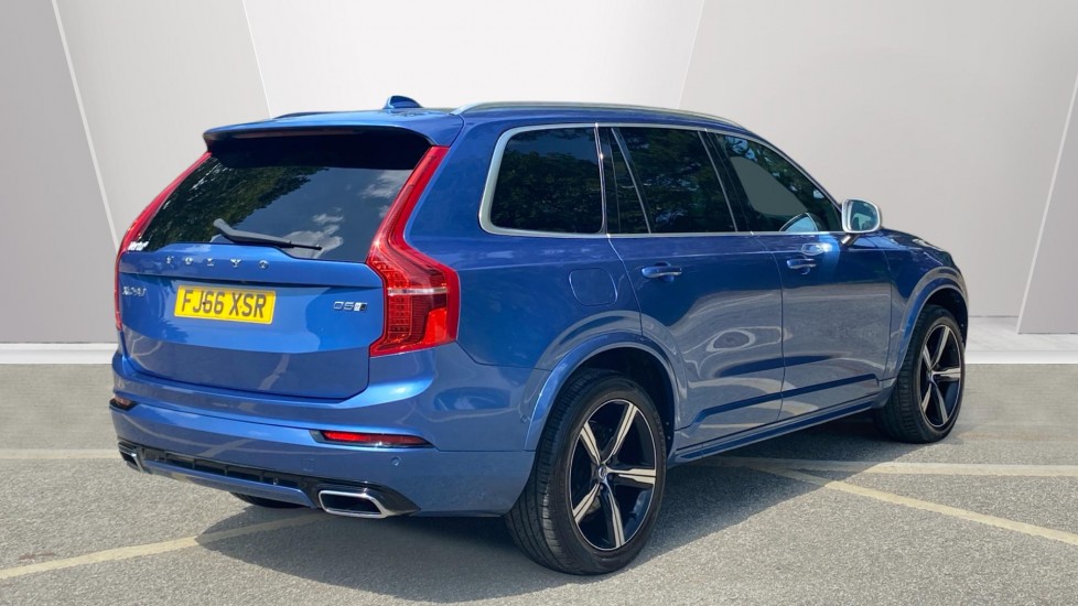 Volvo XC90 2.0 D5 R DESIGN 5dr AWD Geartronic Diesel Estate - Image 2