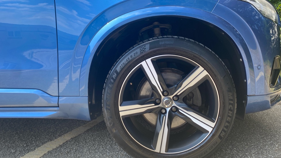 Volvo XC90 2.0 D5 R DESIGN 5dr AWD Geartronic Diesel Estate - Image 9