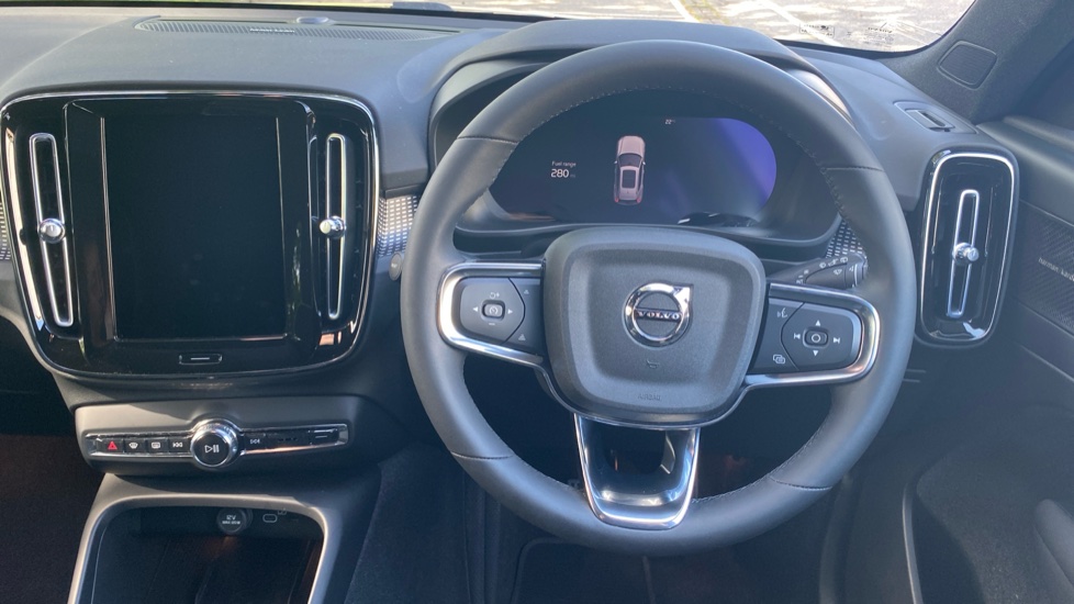 Volvo XC40 2.0 B4P Ultimate Dark 5dr Auto Petrol Estate - Image 10